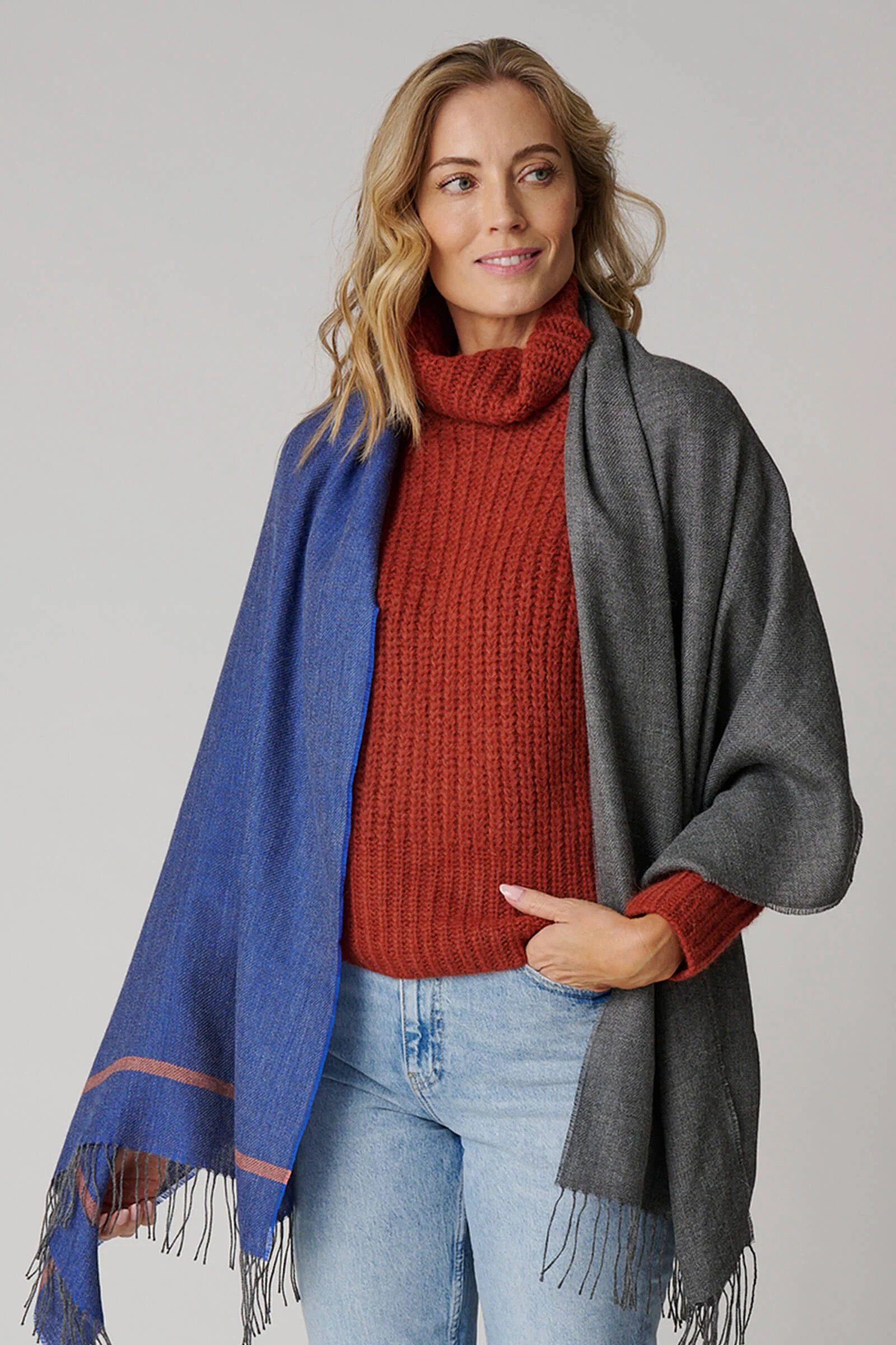 Shawls - Image 12