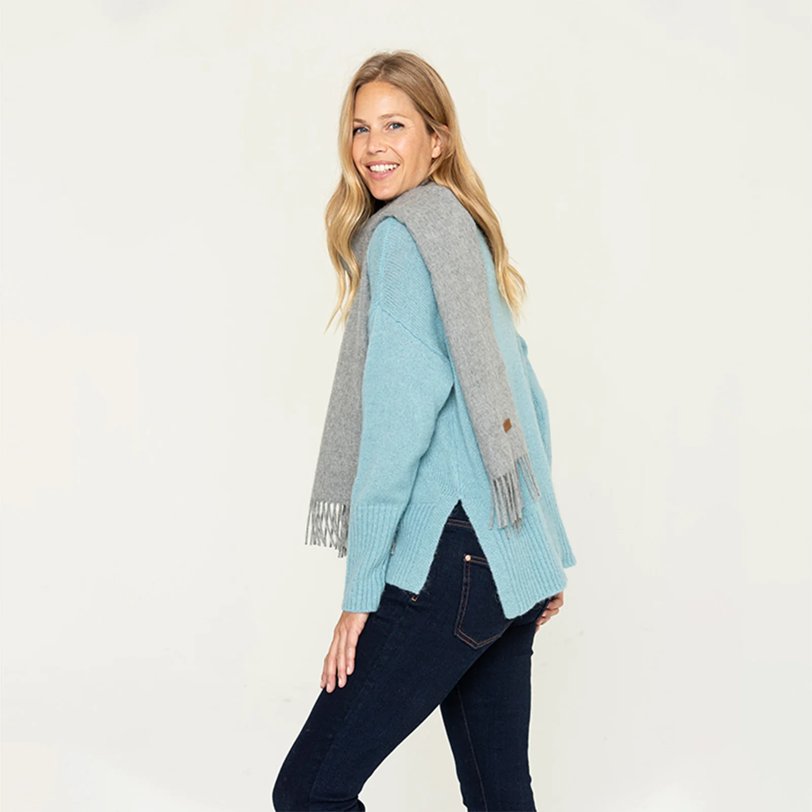 Women's Solid Scarf - Image 15